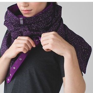 Lululemon fleece Vinyasa Scarf in Flashback Static Powdered RoseTender Violet